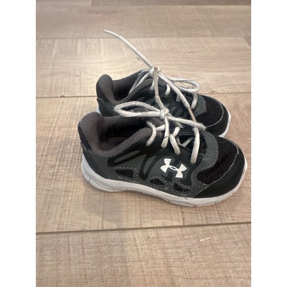 UNDER ARMOUR BABY SIZE 4 SNEAKERS SHOES BLACK - Picture 1 of 5